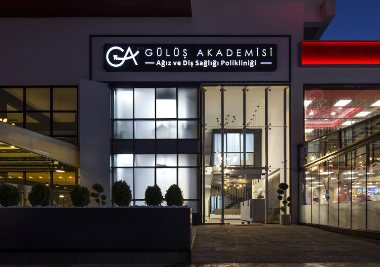 gülüş akademisi ön cephe